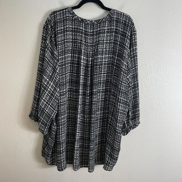 Torrid Harper Womens Plus 5X Black White Plaid Blouse Roll Tab Sleeve Shirt Top - Picture 6 of 7